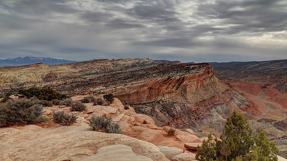 Rim Overlook Trail and the Waterpocket Fold