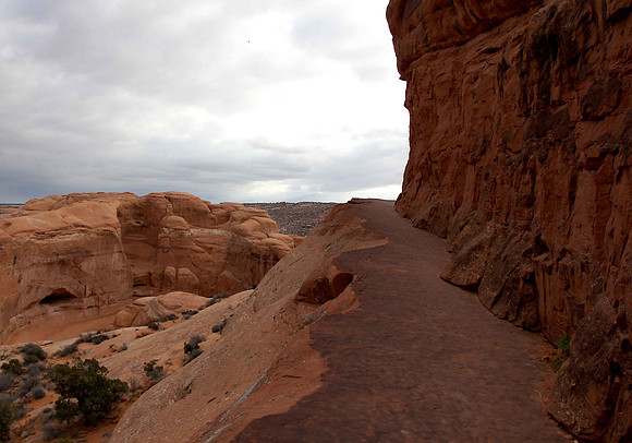 Delicate Arch Trail (final push)